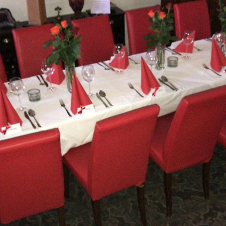 Lisas Gaestehaus Neckartenzlingen ภายนอก รูปภาพ