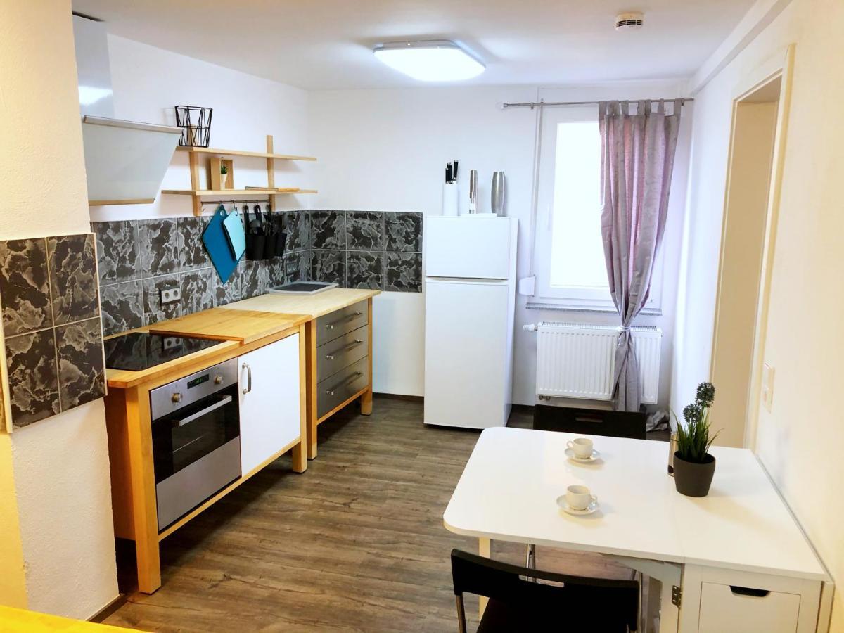 Lisas Gaestehaus Neckartenzlingen ภายนอก รูปภาพ