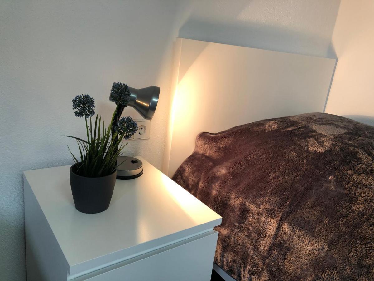 Lisas Gaestehaus Neckartenzlingen ภายนอก รูปภาพ